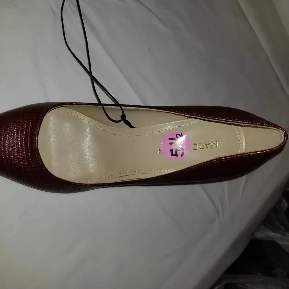 BRAND NEW MARC FISHER POINTED TOE BLOCK HEEL PUMP